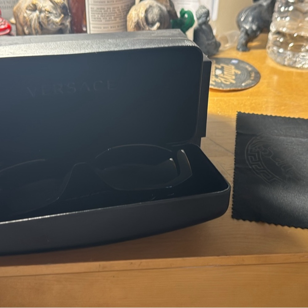 Versace men’s sunglasses - Picture 7 of 7